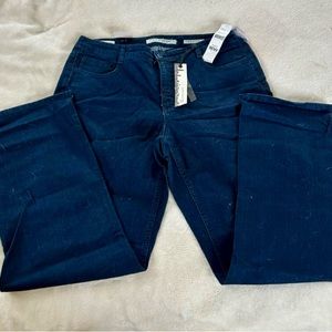 Jones NY dark wash jeans with back pocket detail